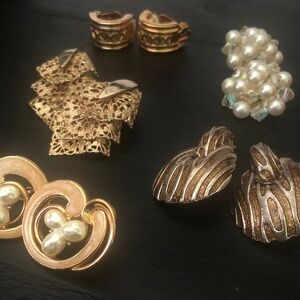 Thrifty Cluster Clip-On Earrings